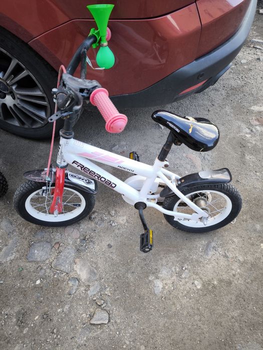 Rowerek dla dziewczynki.