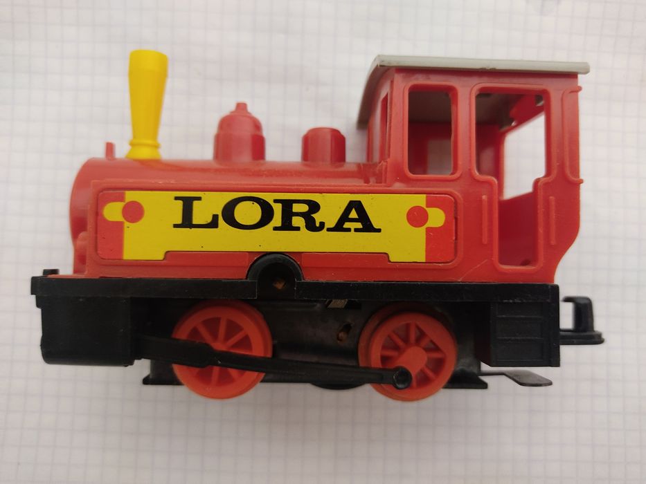Игрушка паровоз LORA.от железной дороги.