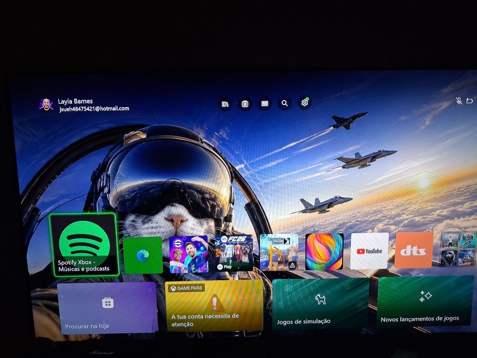 Xbox one s com fones e comando