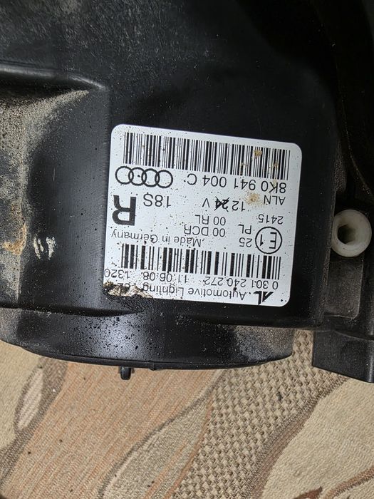 Audi a4b8  lampy przód prawa lewa komplet oryginalny 8K0941003C europa