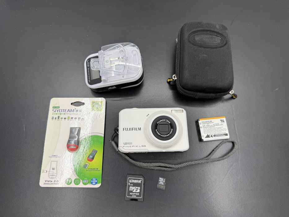 Цифровий фотоапарат fujifilm FINEPIX L55   12мп