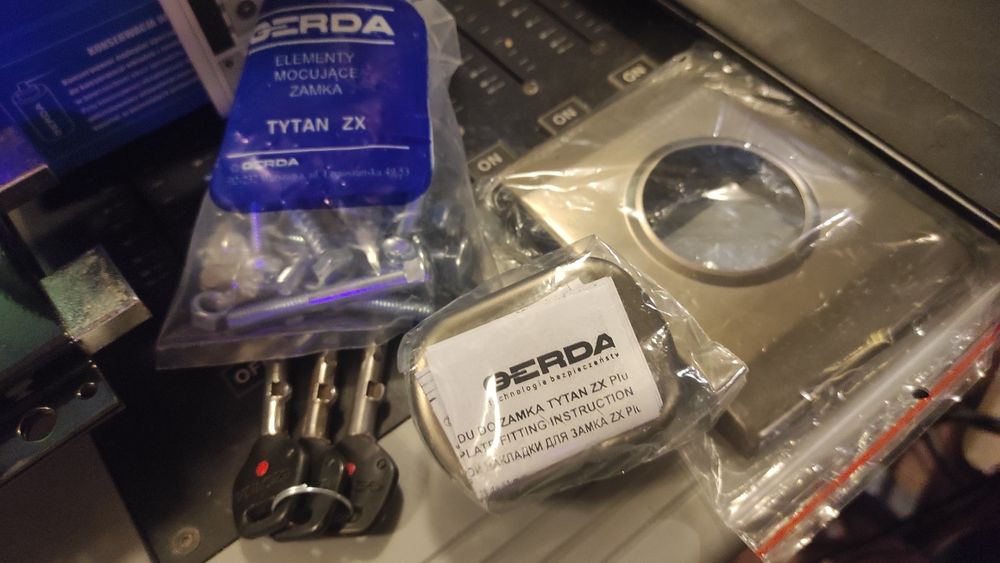 ＴＫ Wałek atakujący kpl. CASE 84569106, CLAAS 11374990