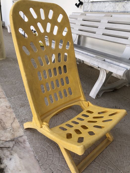 Cadeira de praia amarela