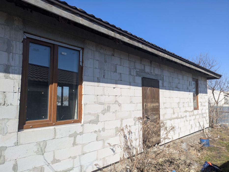 Продається БЕЗ КОМІСІЇ ТЕРМІНОВО недобудований будинок для тих, хто мр