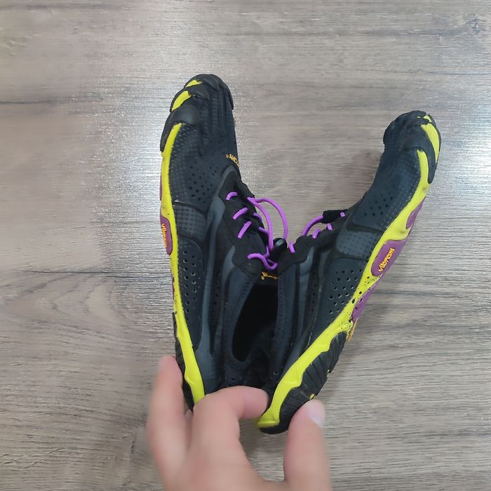 Кросівки для бігу жіночі Vibram Fivefingers V-Run  39 розмір
