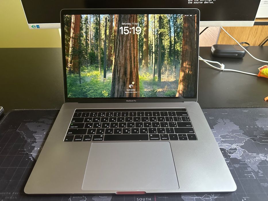 MacBook Pro 15" 2019 Touch Bar | i9 | 16GB RAM | 512GB SSD | Radeon Pro 560X