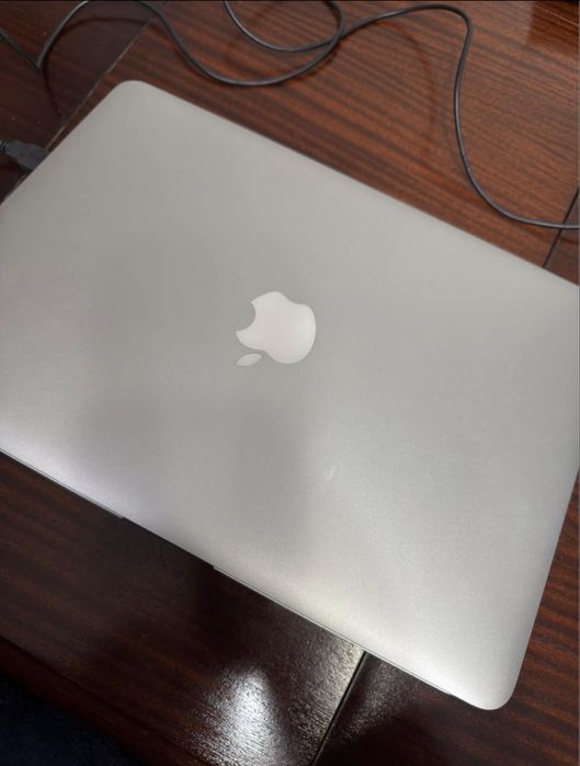 Macbook Pro 2013457924477704611840