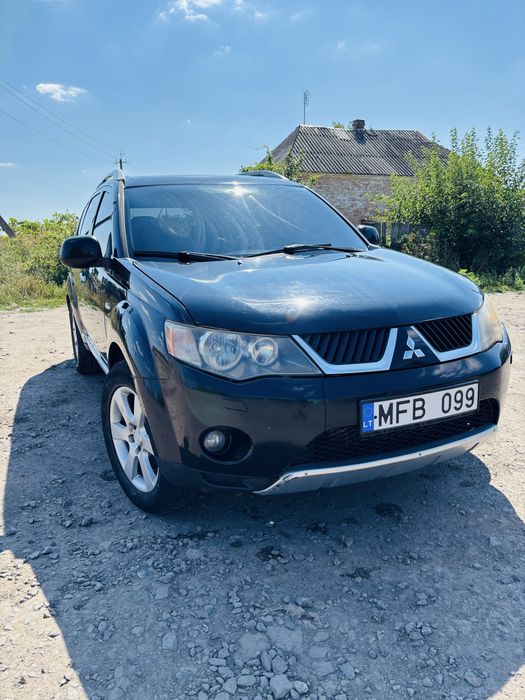 Mitsubishi Outlander XL