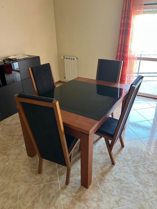 Mesa e Cadeiras Sala