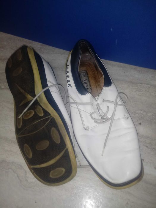 Buty spacerowe, biała skóra rozm. 26,5 (darmowa wysyłka)