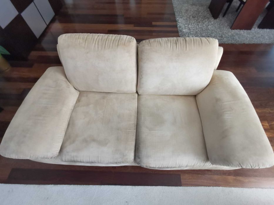 Dois Sofás de 2 Lugares