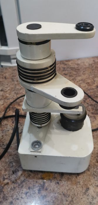 Центратор лінз окулярів