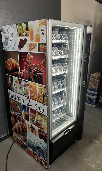Necta Snakky vending automat sprzedający CBD maseczkomat
