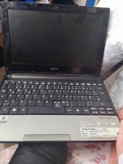 Ноутбук  дешево .