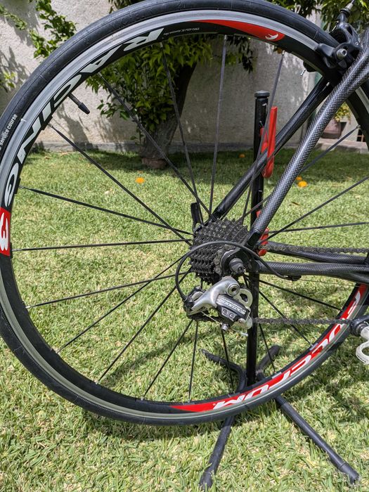 Bicicleta tecnotrat em carbono