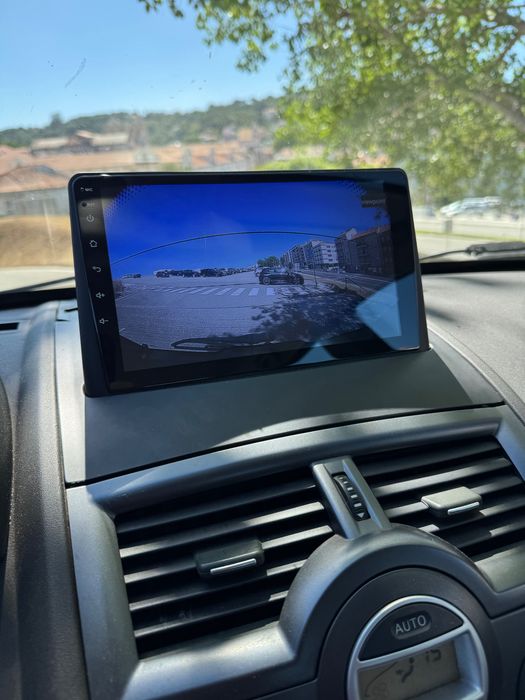 Renault Mégane Break 1.5 dCi — 2006 · 206.711 km · Android Auto · Revisões em dia