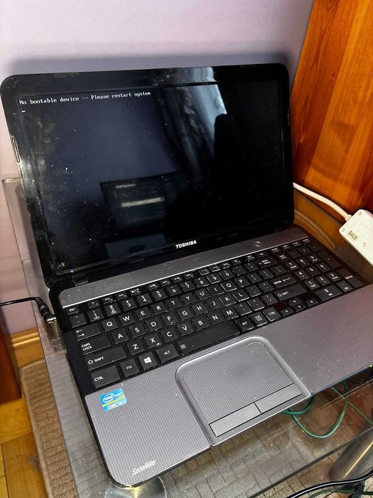 Laptop Toshiba L855-S5405 na części