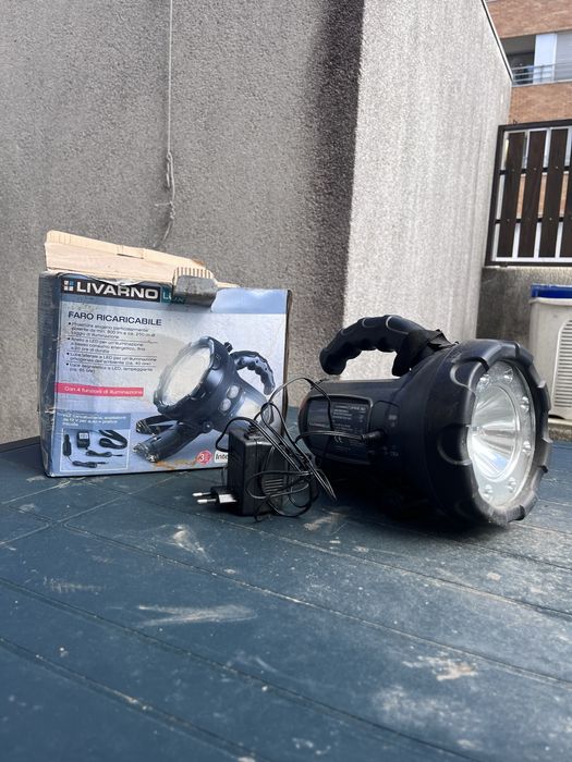 Foco manual com acumulador