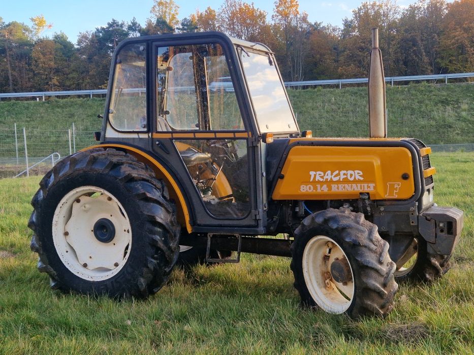 Ciagnik rolniczy sadownik renault 80.14. Sprowadzony