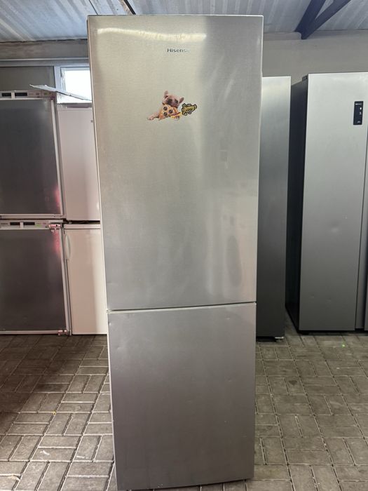 Lodówko Zamrażarkę firmy Hisense  model Kgnf324a++el  A++ 185 cm