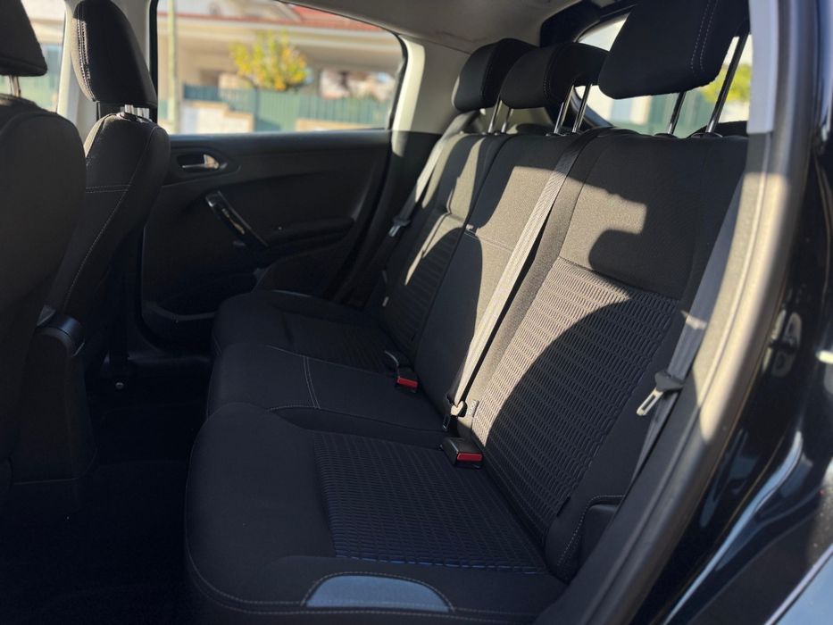 Peugeot 208 1.6hdi 2013