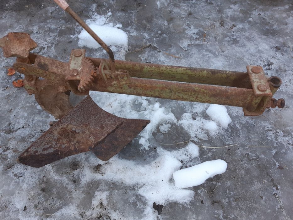 Плуг до мотоблока