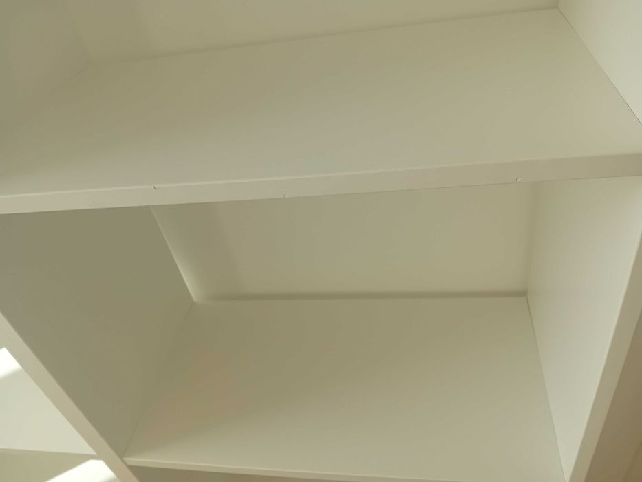 Estantes IKEA brancas