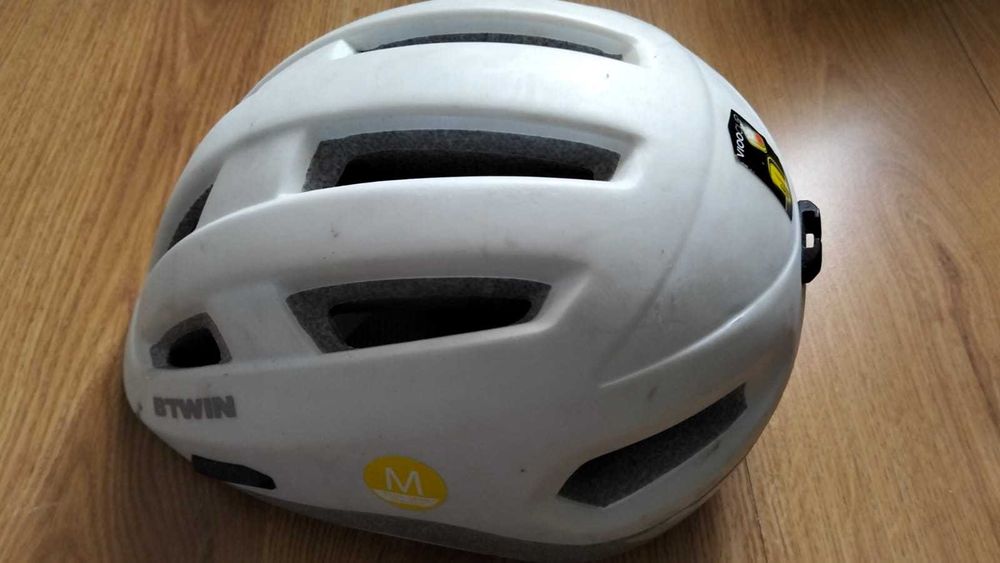 3 capacetes de protecção