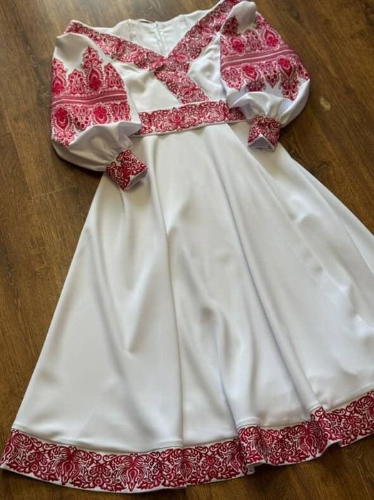 Вишите плаття неймовірно гарне