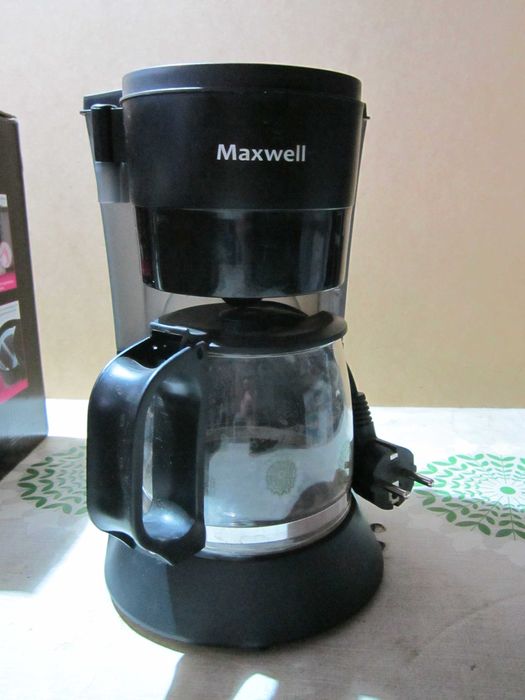 Кавоварка MAXWELL MW-1650 BK