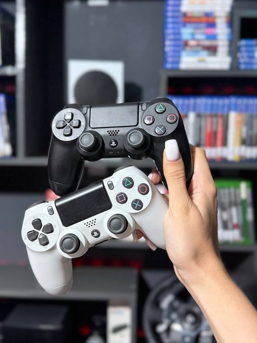 Dualshok 4 віл компанії Sony PlayStation,  справжній якісний геймпад!