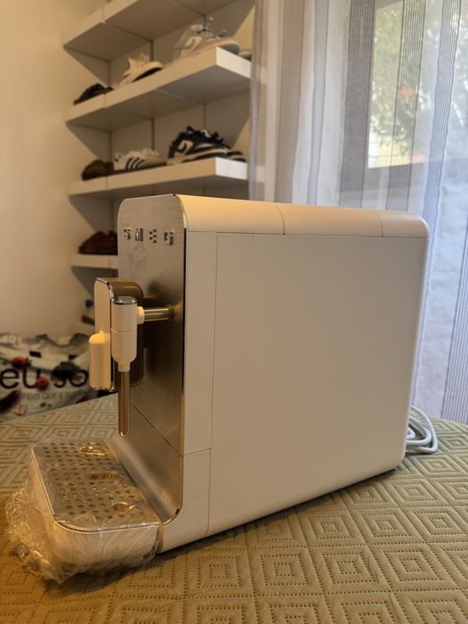 Maquina cafe automatica Smeg