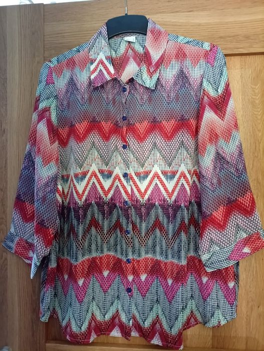 Bluzka zapinana zwiewna