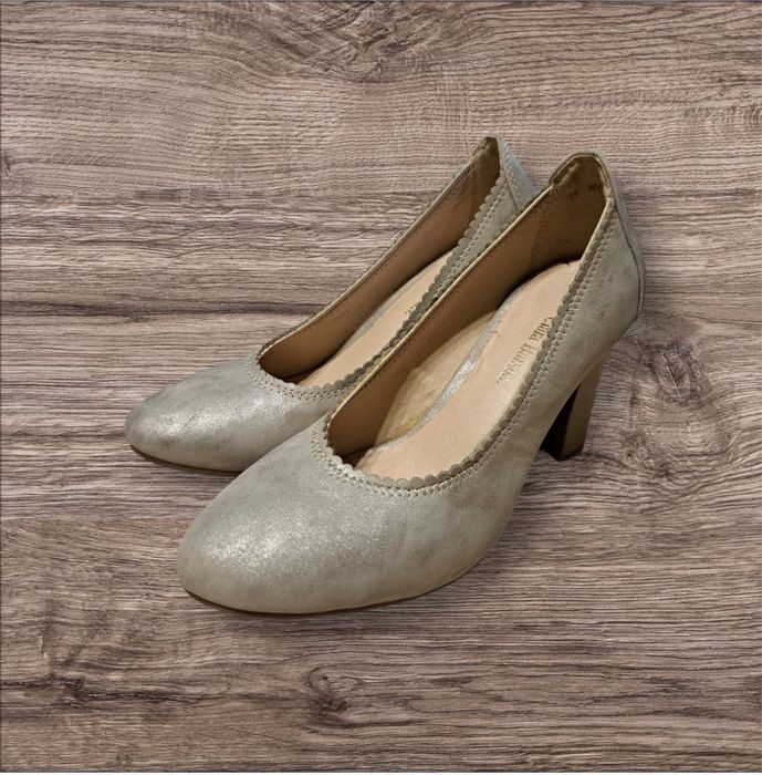Buty czółenka na słupku Clara Barson