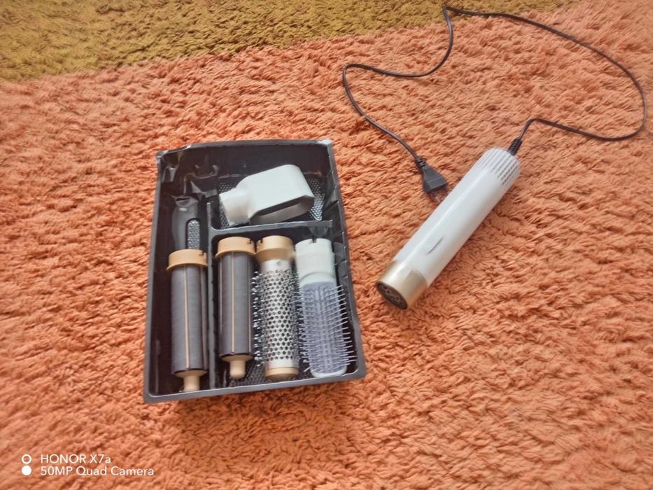 Suszarka 5w1 z nasadkami 2x użyta