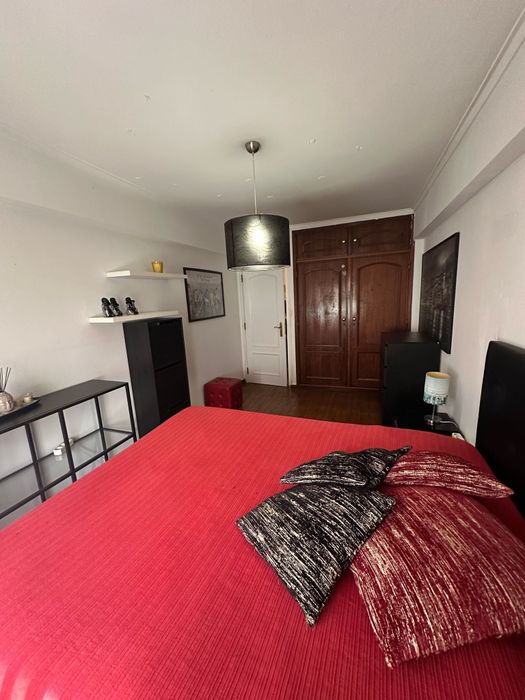 T2 no centro. Grande.