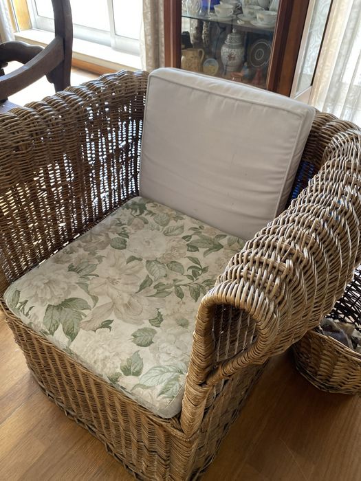 Cadeira de madeira feita à mão