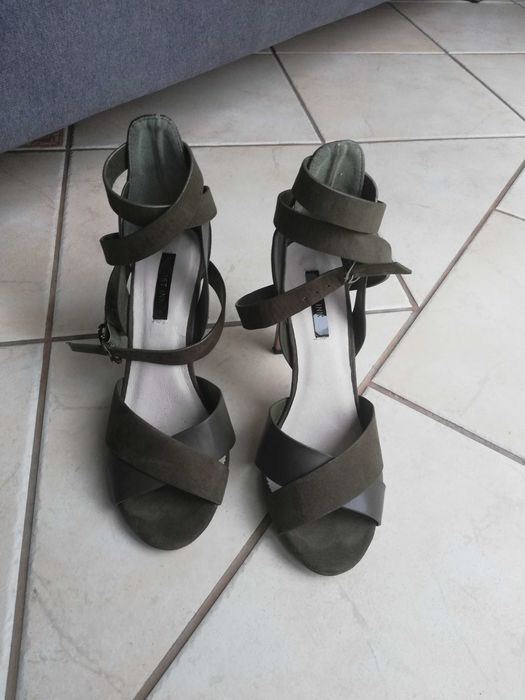 Szpilki Sandałki khaki 37