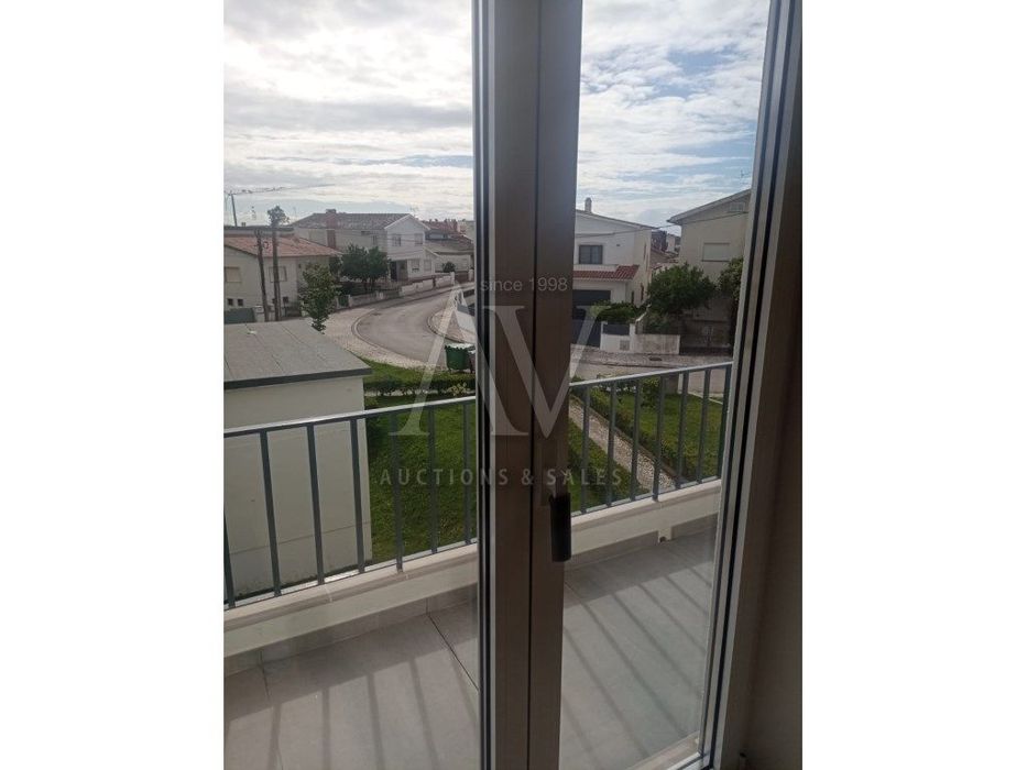 T3 totalmente renovado, com garagem para 2 carros || Leiria