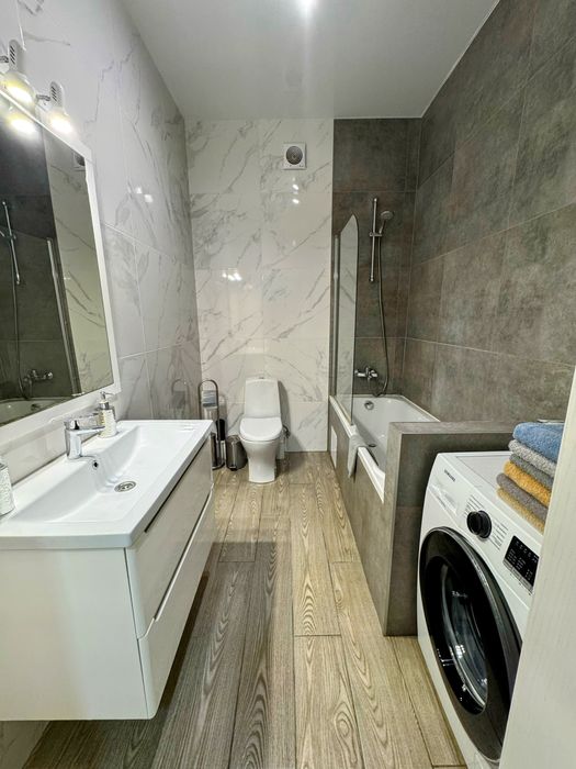 Подобово оренда Квартира у центрі, ЖК Театральний2+1,2+2