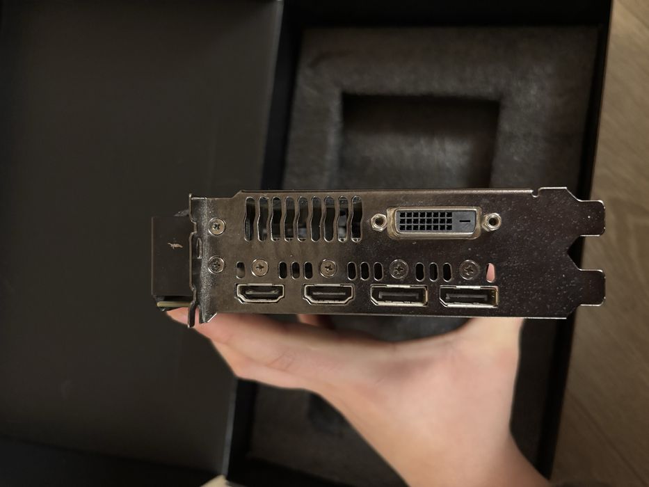Відкокарта asus rx580 8gb