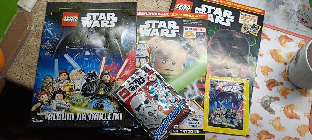 Gazety Star Wars + Album na naklejki + figrurka