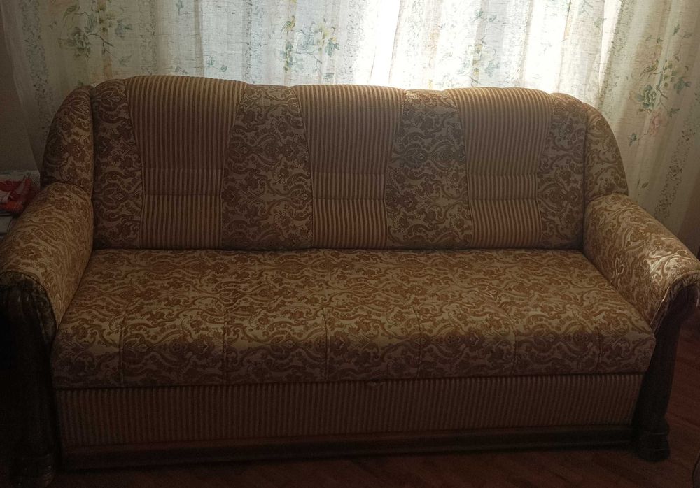 Розкладний диван для вітальні і спальні