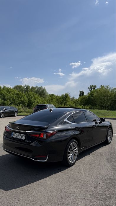 Lexus es 300h 2021