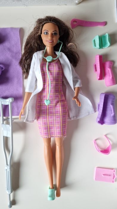 Barbie lekarka i akcesoria szpitalne - duży zestaw