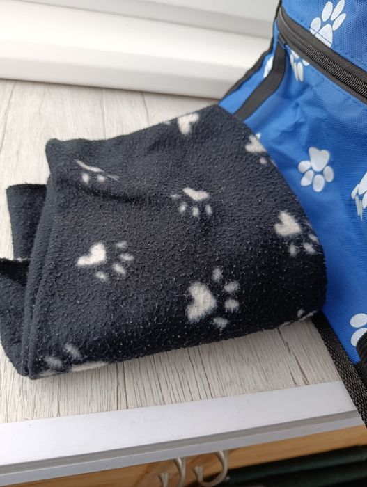 Сидіння для собак в автомобіль.