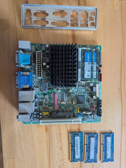 Płyta Intel z CPU Atom+ 8gb ram
