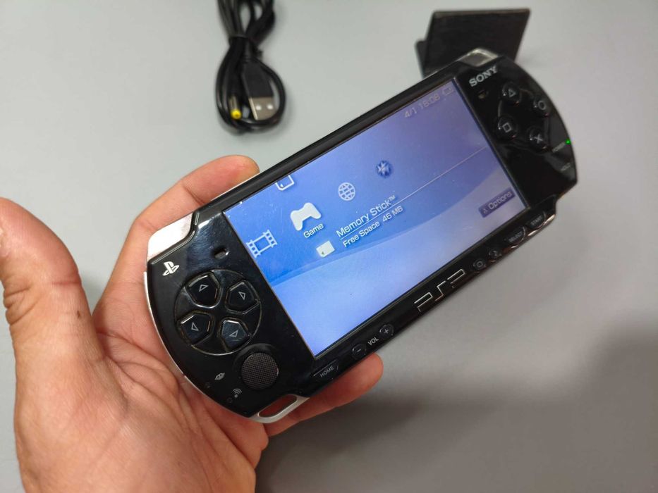PSP Slim & Lite 2000