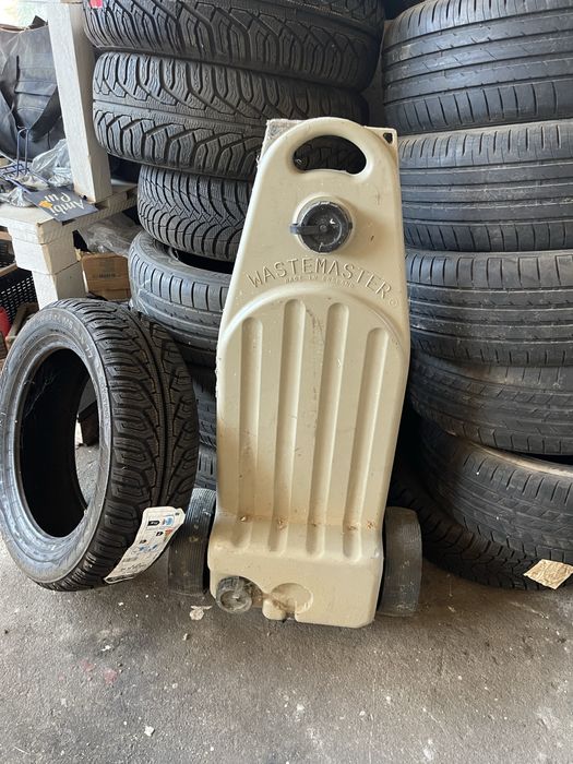 Zbiornik pojemnik na wodę WASTEMASTER 38 L Przyczepa Kempingowa