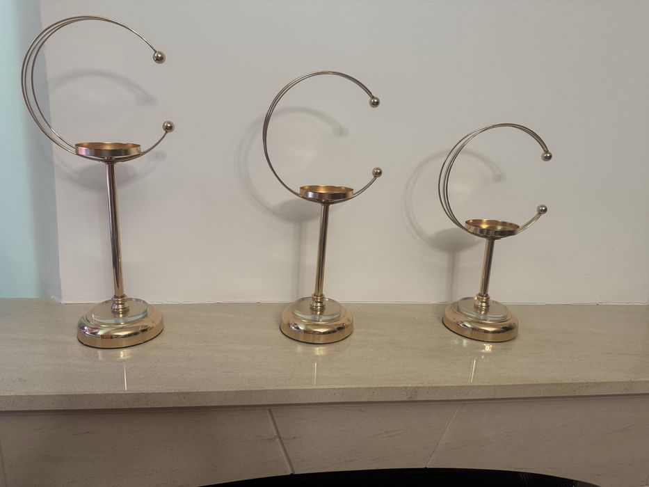 3 candelabros em dourado novo